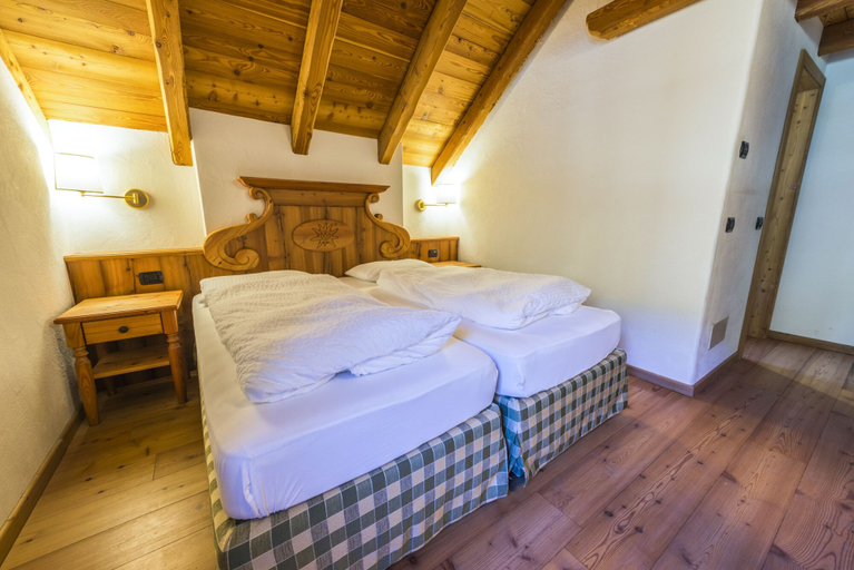Bedroom 3, Rifugio Lago Nambino, Trento