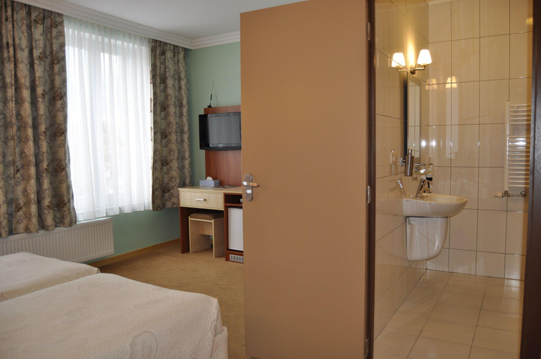 Bathroom 4, Hotel Prestige, Bruxelles