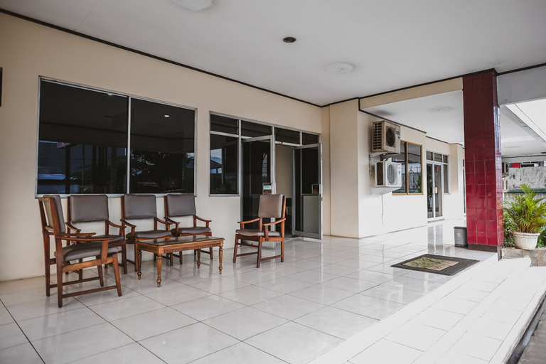 Public Area 2, RedDoorz @ Ungaran, Semarang