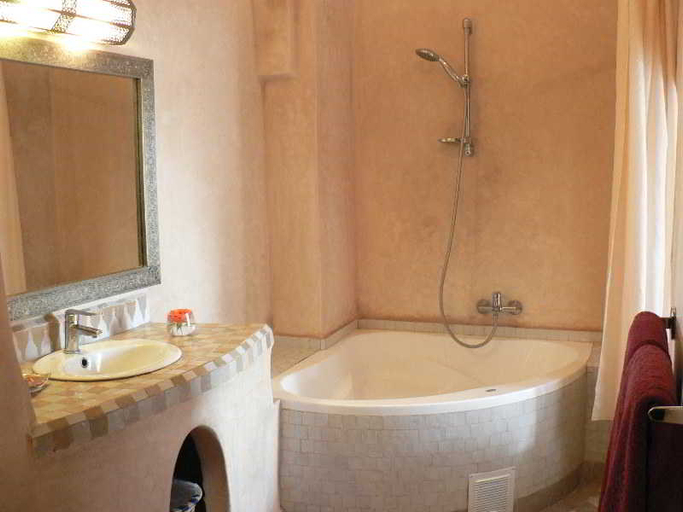 Bathroom 4, Riad Nora, Marrakech