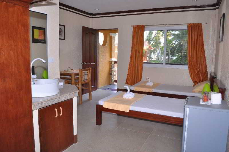 Bathroom 5, Slam's Garden Dive Resort, Daanbantayan