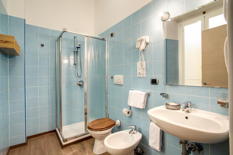 Bathroom 5, Hotel 111 B&B, Rome