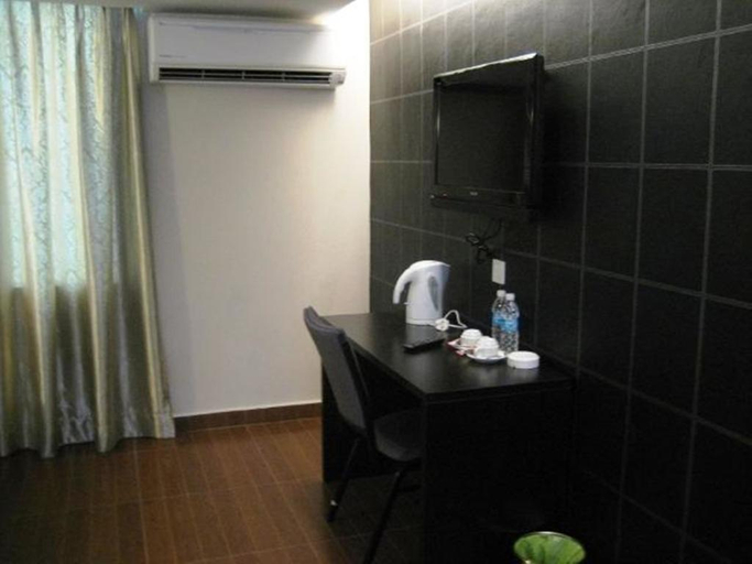 Bathroom 5, KK Waterfront Hotel, Kota Kinabalu