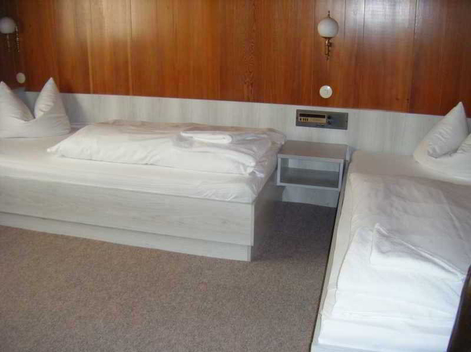 Bedroom 4, Central-Hotel Tegel, Berlin