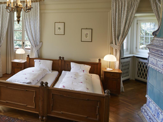Bedroom 4, Hotel Chesa Spuondas, Maloja