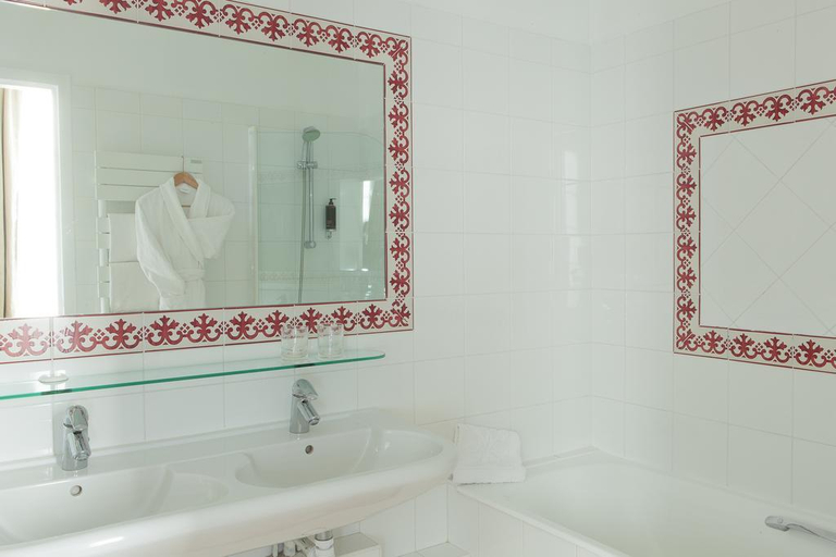 Bathroom 5, Hôtel d'Orsay, Paris