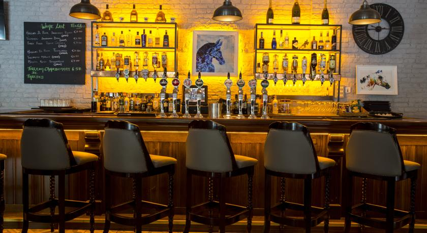 Food & Drinks 5, Springhill Court Conf Leisure and Spa