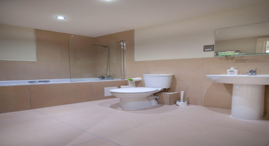 Bathroom 5, Palmerston Suites, Edinburgh