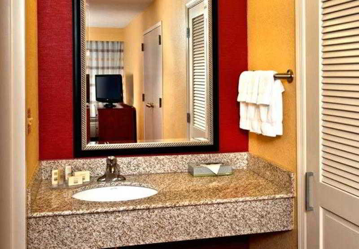 Bathroom 5, Courtyard by Marriott Fayetteville, Cumberland