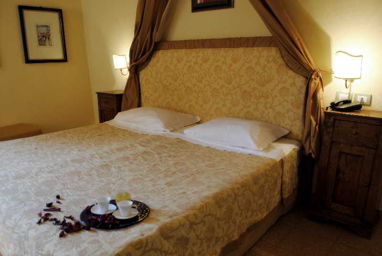 Bedroom 2, Il Chiostro del Carmine, Siena