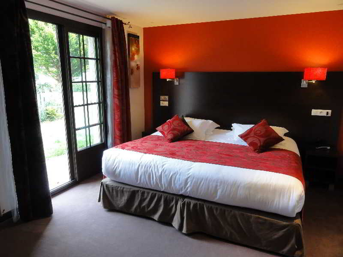 Bedroom 3, Hôtel Les Coquelicots, The Originals Relais, Corrèze