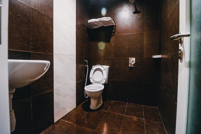 Reddoorz Plus near Makassar Town Square, Maros