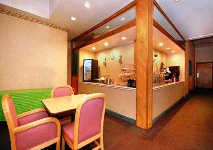 Public Area 3, Red Roof Inn New Stanton, Westmoreland
