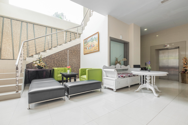 Lynt Hotel Makassar, Makassar