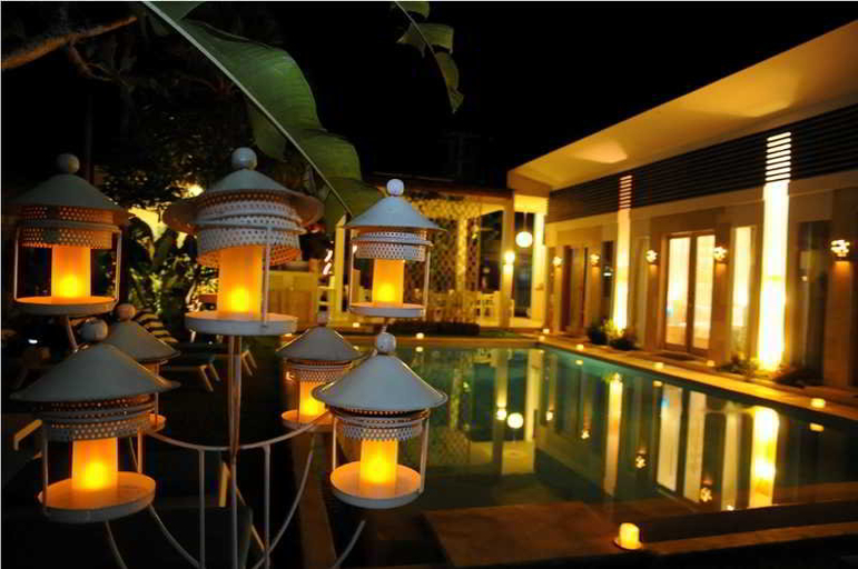 Food & Drinks, Villa V, Badung