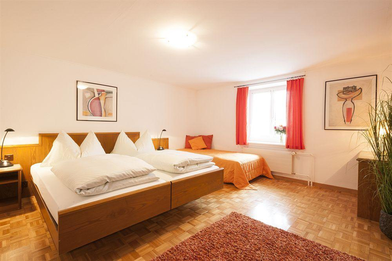 Bedroom 3, Hotel Landgasthof Hirschen, Stein