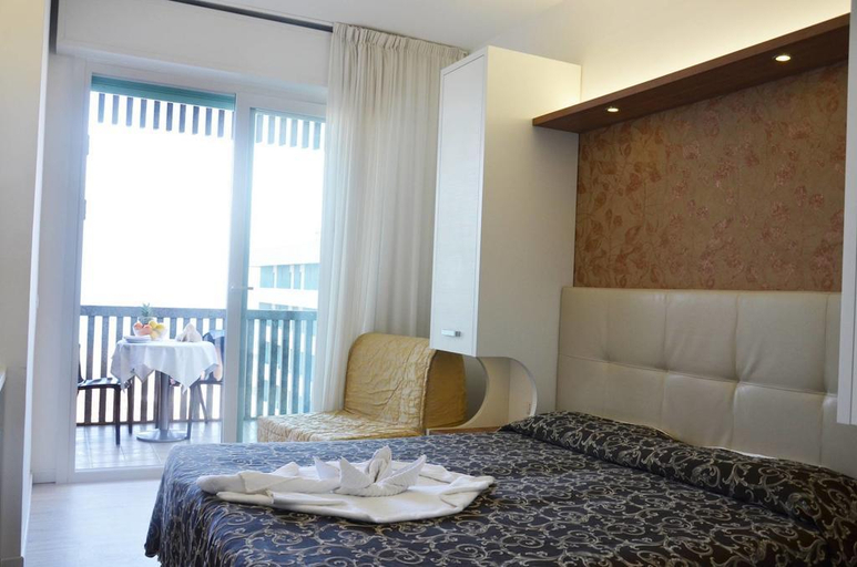 Bedroom 4, Eurhotel, Rimini