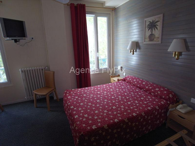 Bedroom 3, Hotel Le Gambetta, Dordogne