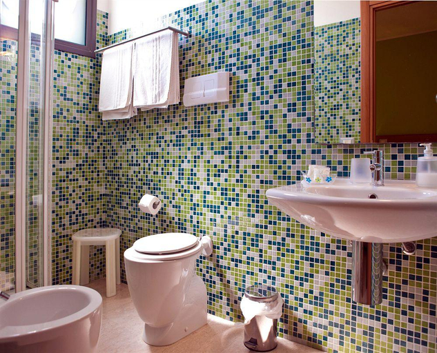 Bathroom 4, Le Saline Hotel, Trapani