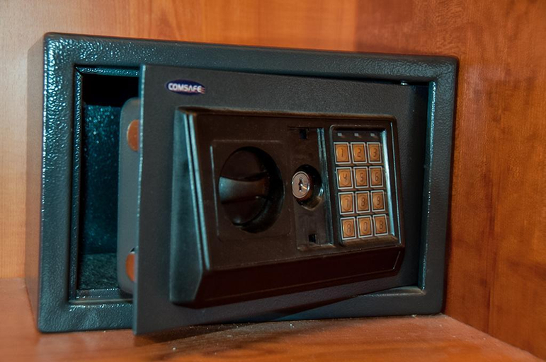 Bedroom 3, Opera Suites - Self Check-in, Wien