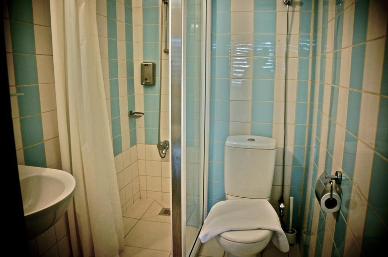 Bathroom 4, Hotel Bentley, Bruxelles