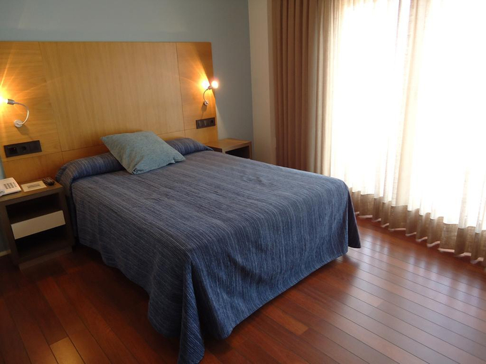 Bedroom 3, Isla Nova Hotel, Lugo
