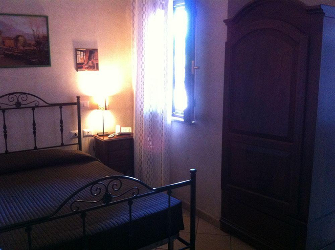 Bedroom 3, Al Casale del Veio B&B, Rome