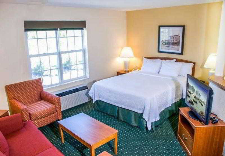 Bedroom 3, TownePlace Suites Milwaukee Brookfield, Waukesha