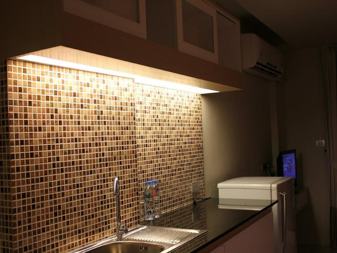 Bathroom 5, R-Con Blue Ocean Hotel, Pattaya