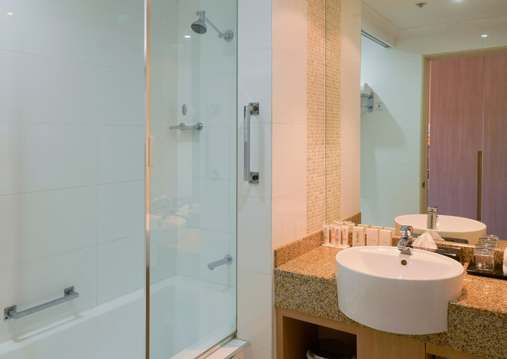 Bathroom 14