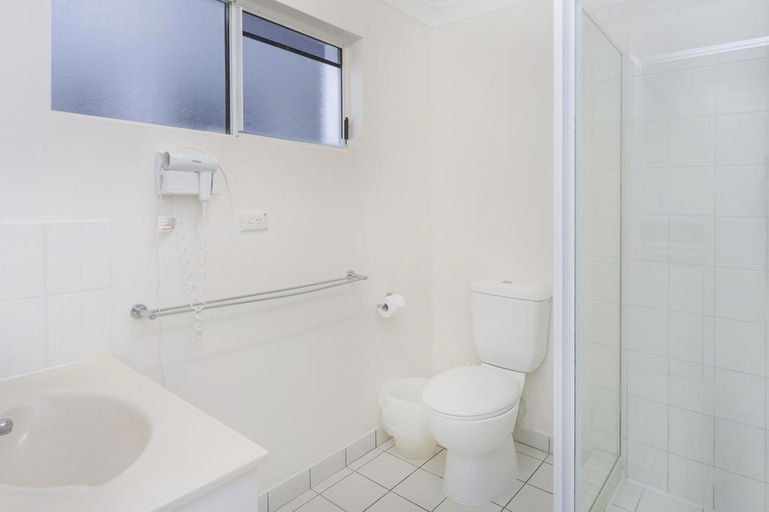 Bathroom 3, Sunshine Beach Resort, Gold Coast