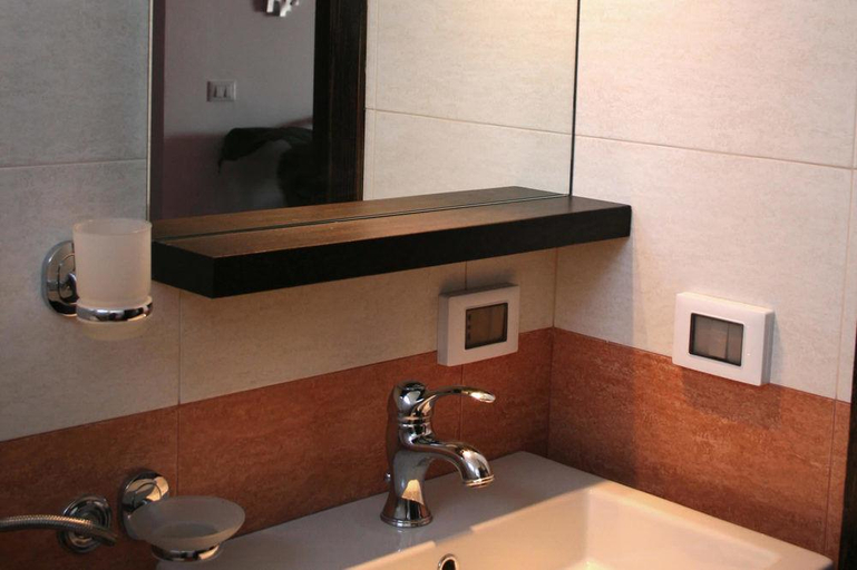 Bathroom 5, B&B Villa Francesco, Ragusa