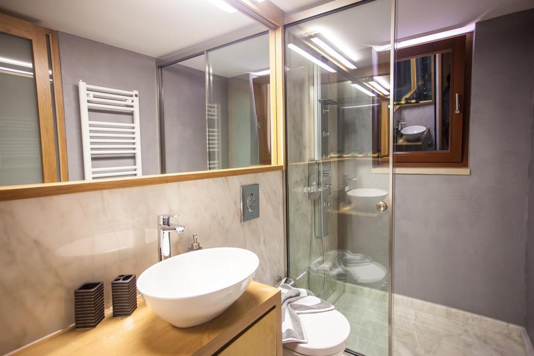 Bathroom 4, Contessa Boutique Hotel, Crete