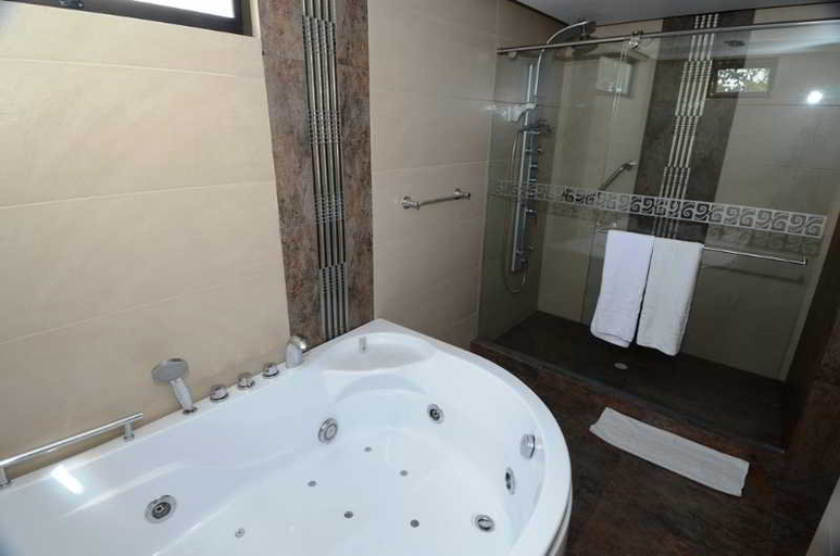 Bathroom 5, Hotel San Juan Internacional, Bucaramanga