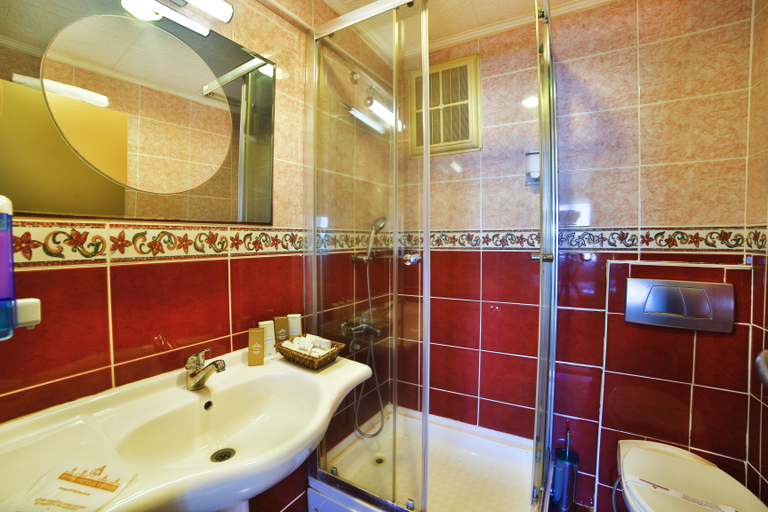 Bathroom 4, Hotel Grand Emin, Fatih
