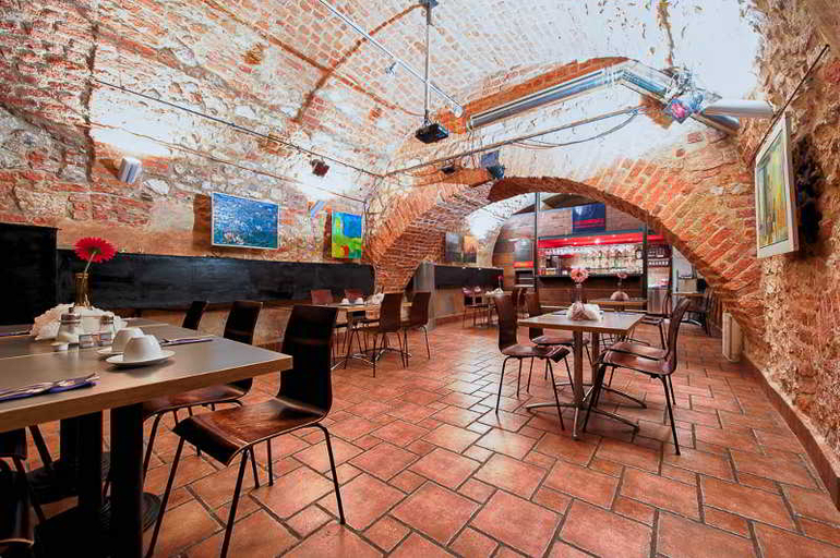 Food & Drinks 5, Anny 5 Apartamenty, Kraków City