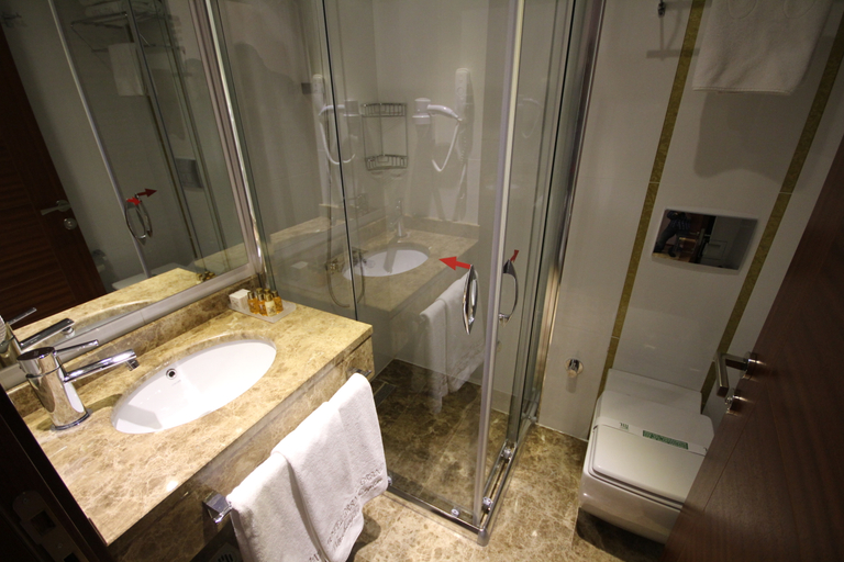 Bathroom 5, Hotel Grand Washington, Fatih