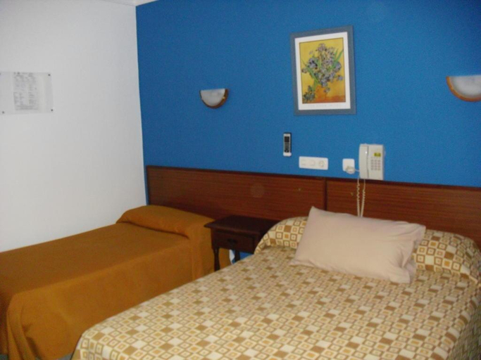 Bedroom 3, El Faisan C&R Hotel, Cádiz