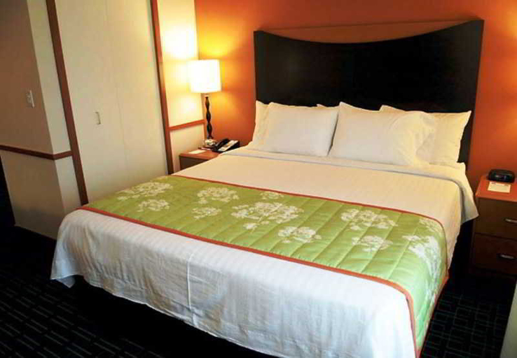 Bedroom 3, Fairfield Inn & Suites Portland North, Multnomah