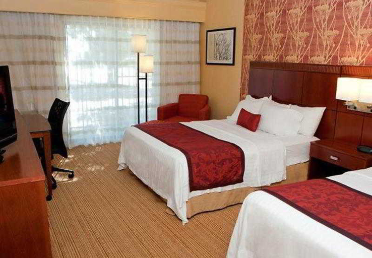 Bedroom 2, Courtyard Champaign, Champaign