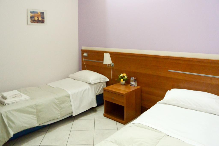 Bedroom 5, Albergo Meuble Abatjour, Mantua