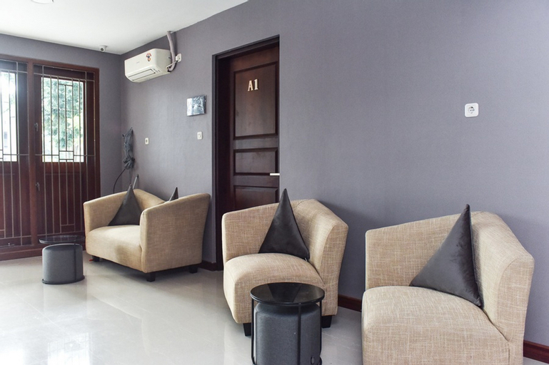 Public Area 5, RedDoorz near Stasiun TVRI Surabaya 2, Surabaya