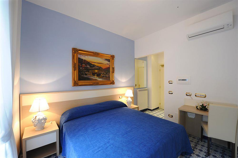 Bedroom 2, Villa Adriana Amalfi B&B, Salerno