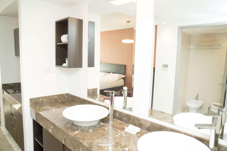 Bathroom, Howard Johnson Abasto Hotel, Distrito Federal
