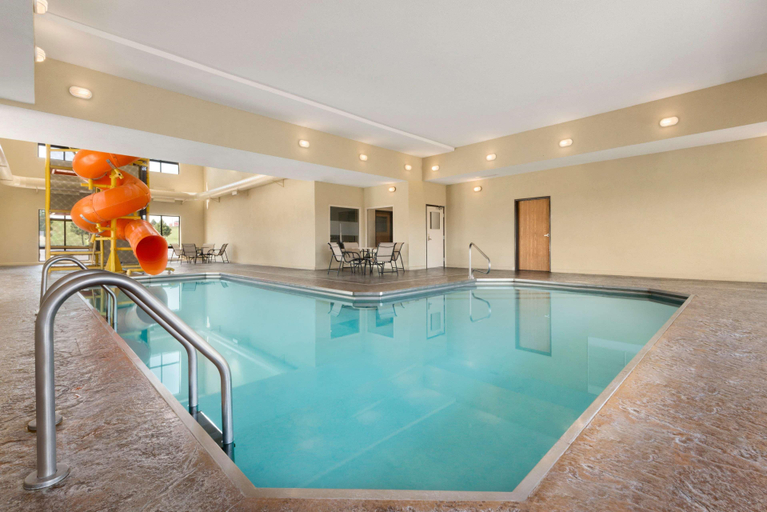 Sport & Beauty 2, Hampton Inn Spearfish, Lawrence