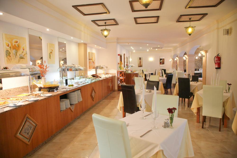 Food & Drinks 5, Cala Gat, Baleares