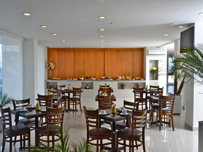 Food & Drinks 5, Lois Express Monterrey Aeropuerto La Fe, Apodaca