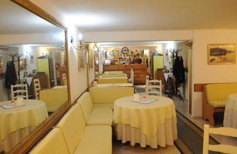 Others, Hotel Kaduku, Shkodrës