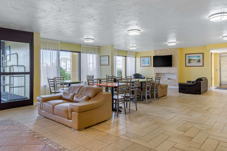 Public Area 2, Spark By Hilton Outer Banks Kill Devil Hills, Dare