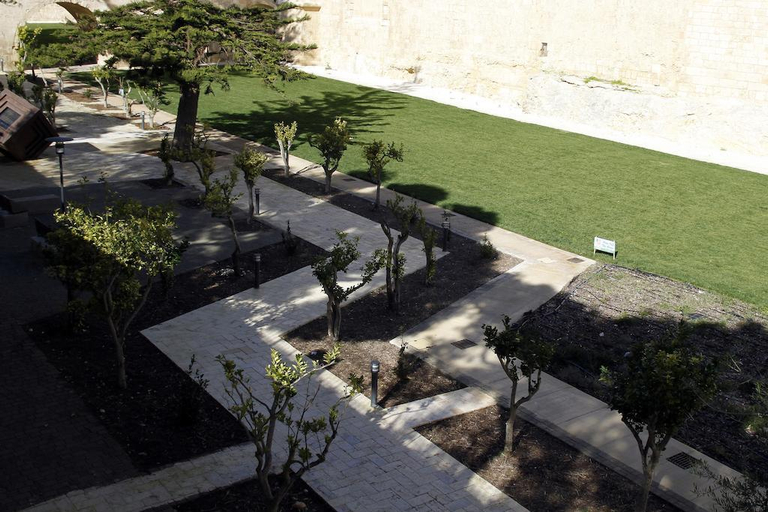 Exterior & Views 2, Point De Vue